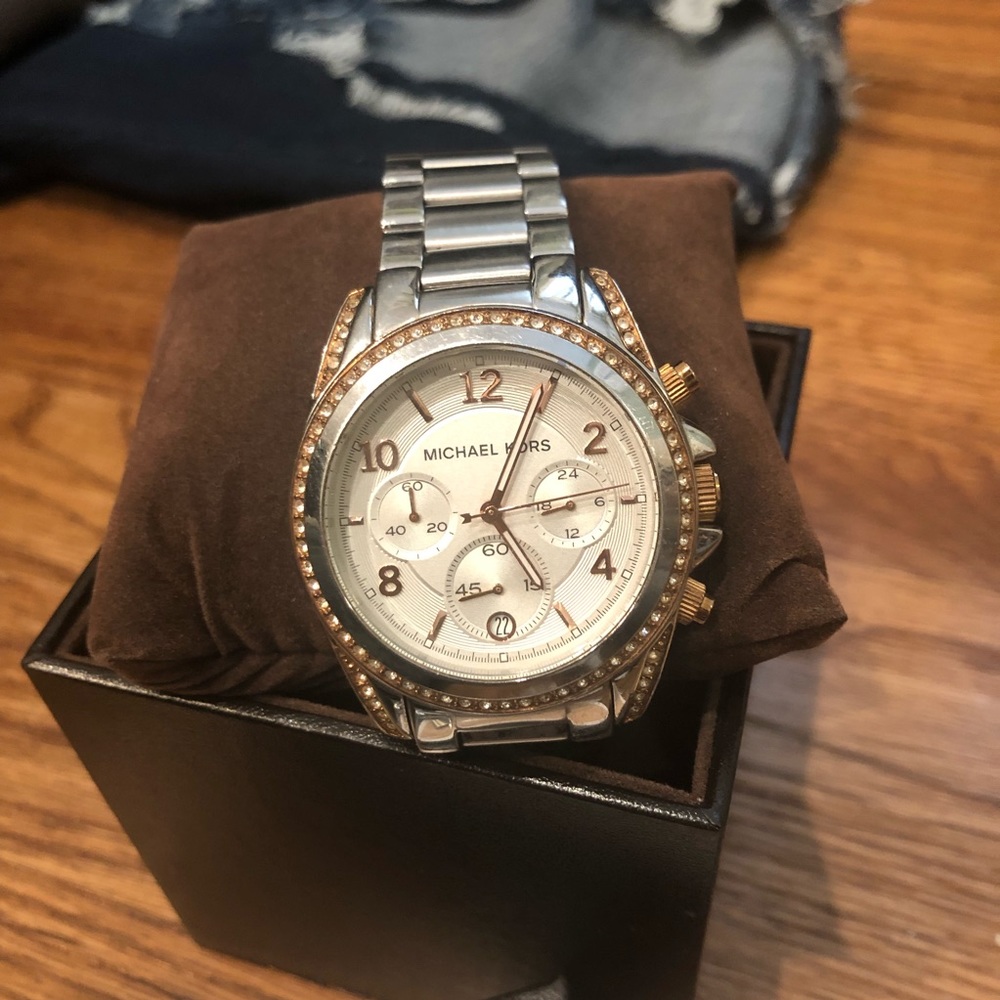 Michael Kors Watch - Picture 2 of 6